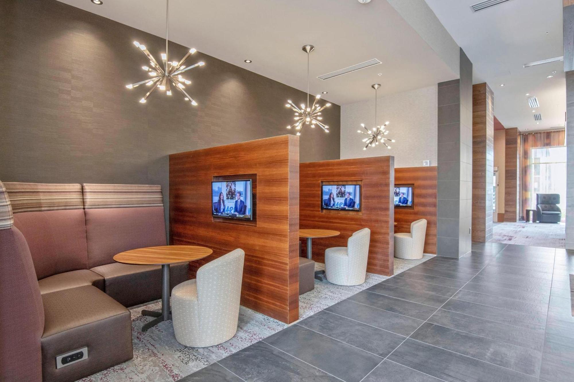 Hotel Courtyard By Marriott Raleigh Cary/Parkside Town Commons Extérieur photo